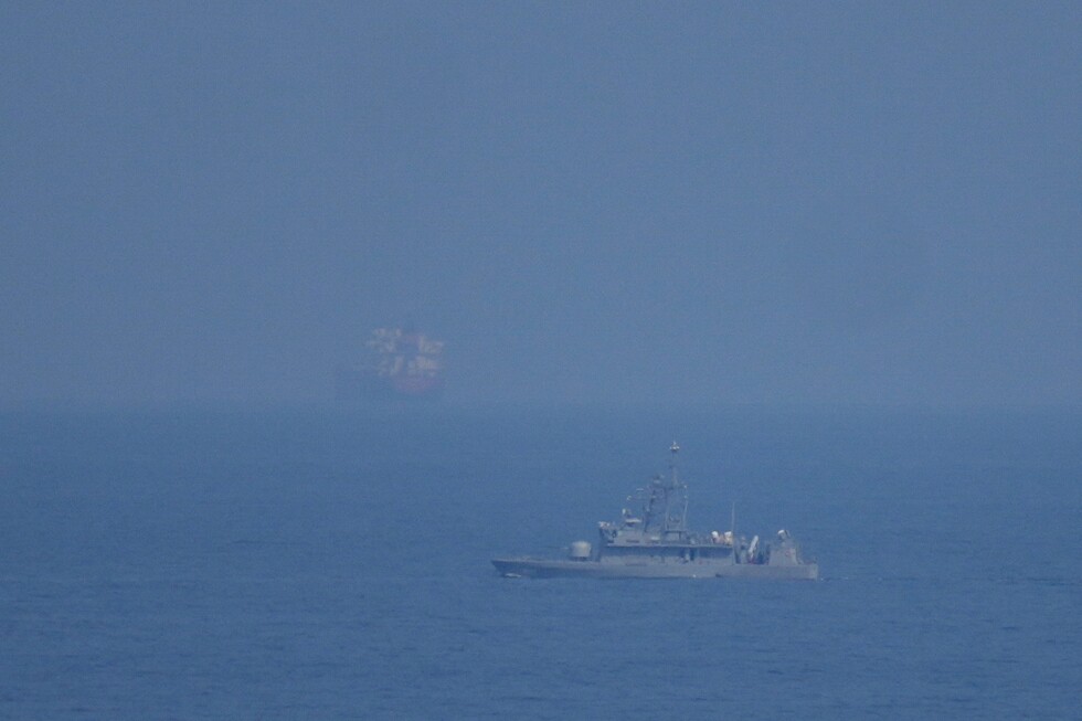 Gasolina dispara por cierre del Estrecho de Ormuz en guerra de Irán