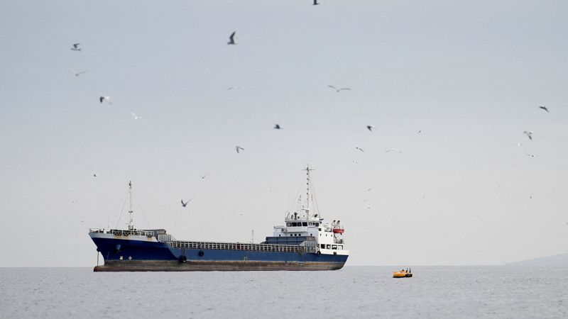 Trump amenaza con volar barcos iraníes cerca del bloqueo