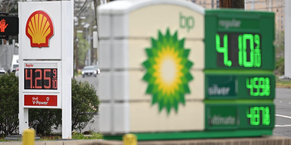 Gasolina a 5 dólares en EE.UU.: la guerra en Irán amenaza tu bolsillo