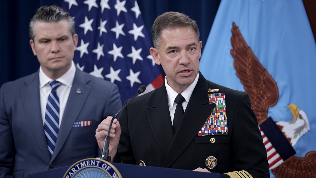 Trump prepara nuevos bombardeos sobre Irán y despide a su general estrella