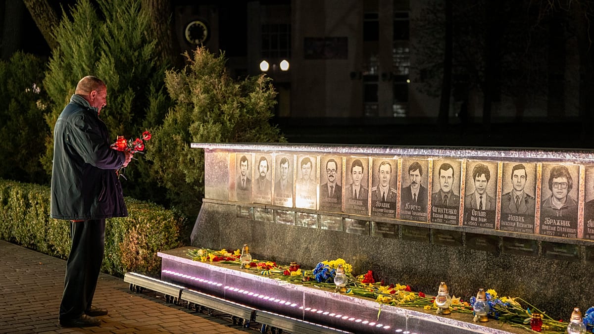 Zelenski denuncia terrorismo nuclear ruso sobre Chernobyl en su 40 aniversario