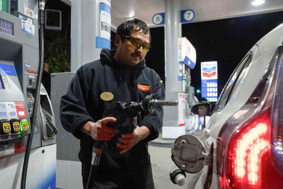 Gasolina disparada en Oregón: ¿El impuesto que hunde a los demócratas?