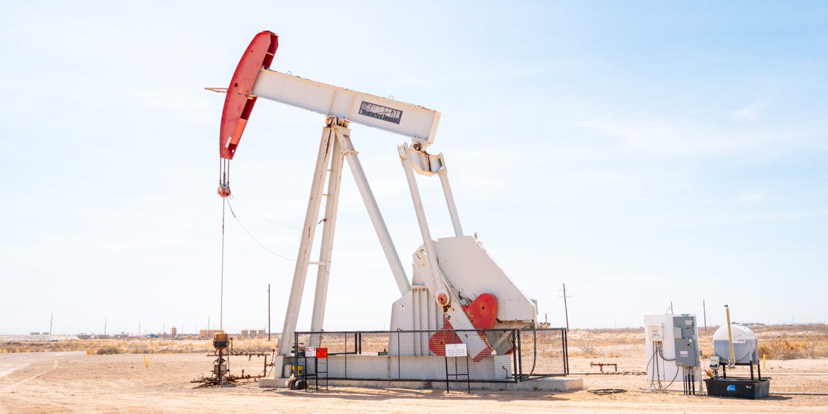 Petróleo por las nubes: el bloqueo de Ormuz dispara los precios