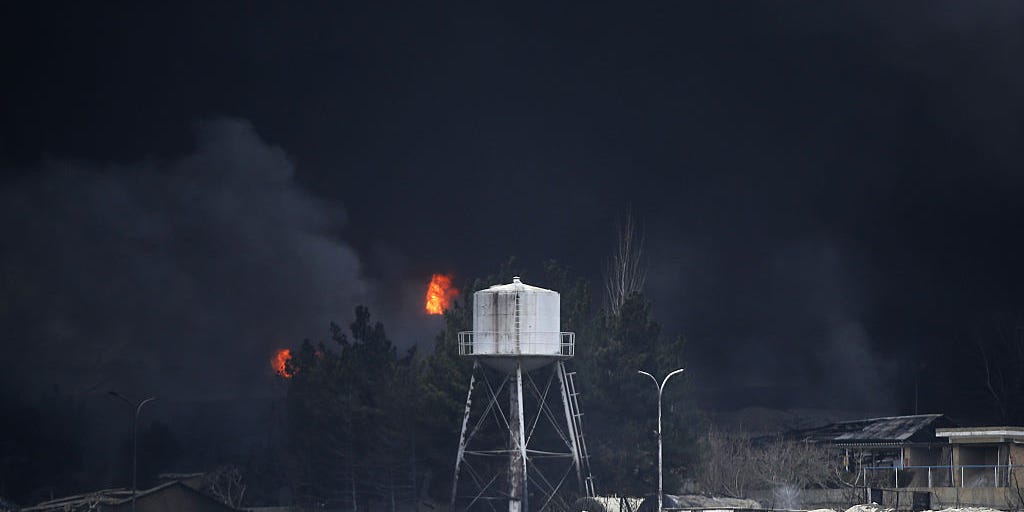 Petróleo a 100 dólares por la guerra en Irán: adiós a las tecnológicas de IA