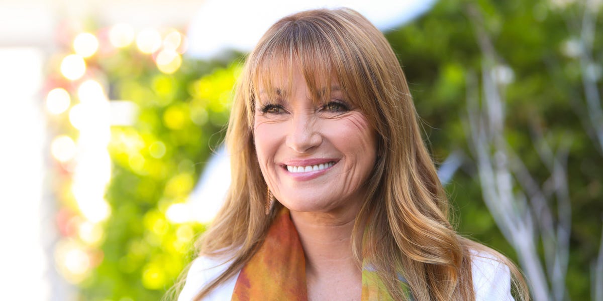 Jane Seymour celebra el amor cada mes a sus 75 años: su truco genial