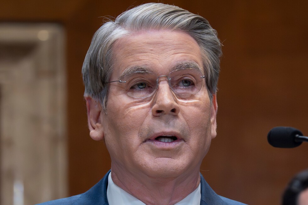 EE.UU. cierra el paso al petróleo ruso e iraní: ¿Adiós a los permisos temporales?