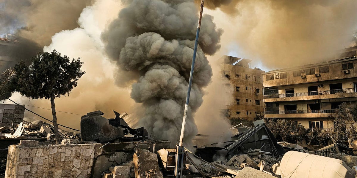 Caos aéreo en Oriente Medio: EE.UU. urge huir de 14 países por ataques iraníes