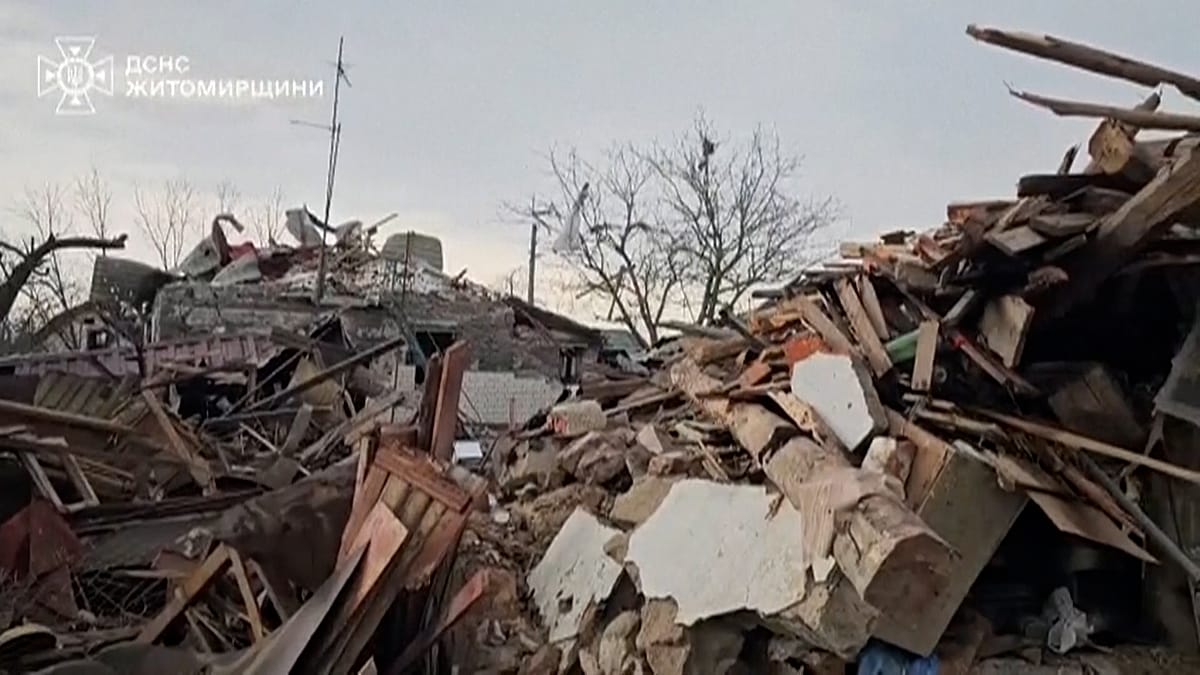 Ataque ruso mata a uno cerca de Kiev: el terror se acerca a la capital