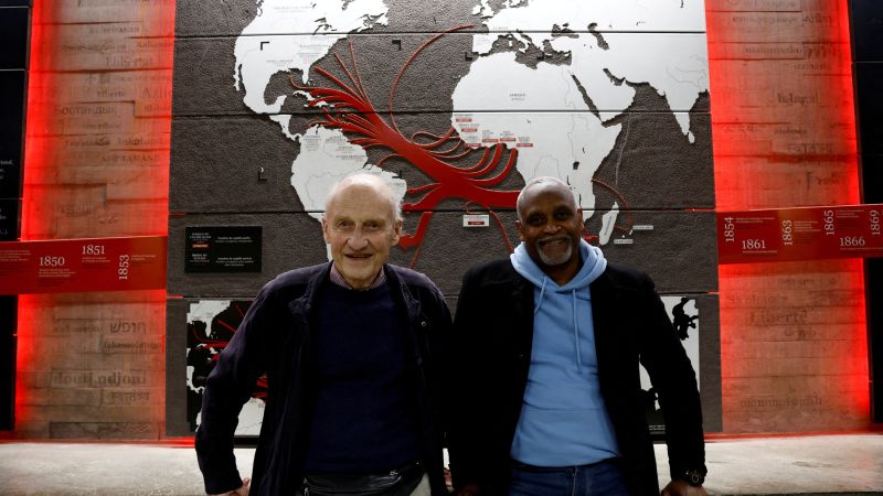 Abuelo francés rompe tabú: pide perdón por esclavos de su familia