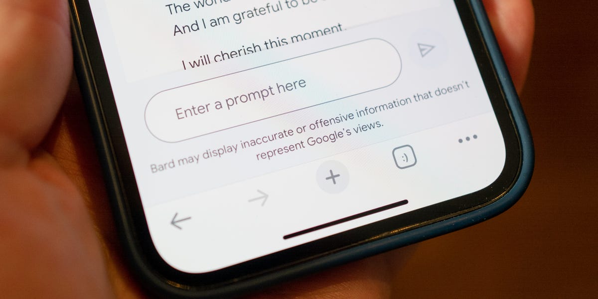 ¡Tu IA siempre de acuerdo te está arruinando las discusiones reales!