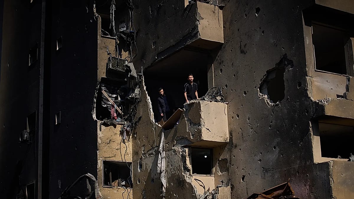 Netanyahu abre puerta a la paz con Líbano mientras bombardea Hezbolá