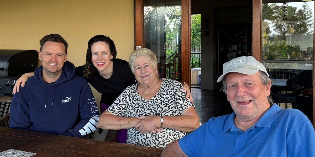 Vivir con padres a los 40: mi familia de 5 lo hace y sale ganando