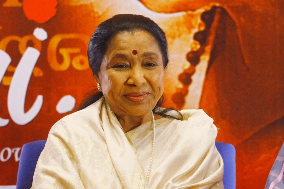 Muere Asha Bhosle, la reina versátil de Bollywood a los 92 años