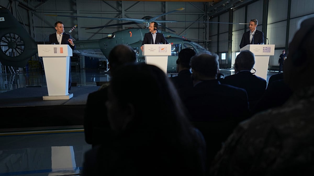 Europa defiende Chipre: Macron envía portaaviones ante ataques del Medio Oriente