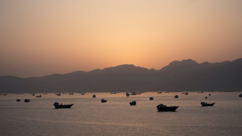 Irán amenaza a Trump: escoltar barcos en Ormuz rompe la tregua