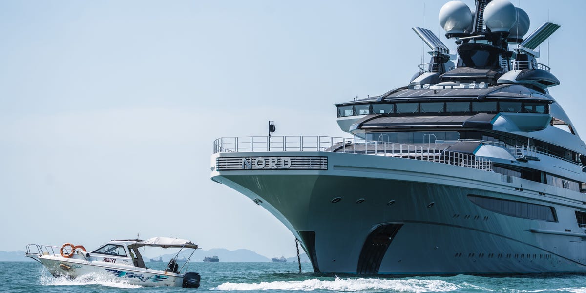 El yate ruso que desafió el bloqueo mortal de Ormuz