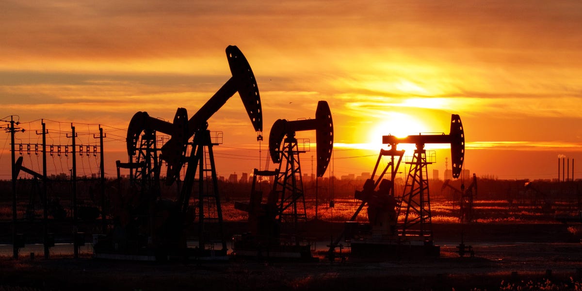 Petróleo dispara y Bolsa cae 1000 puntos por tensión en Irán