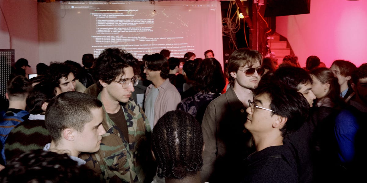 La obsesión por la IA desata una fiesta loca en Nueva York