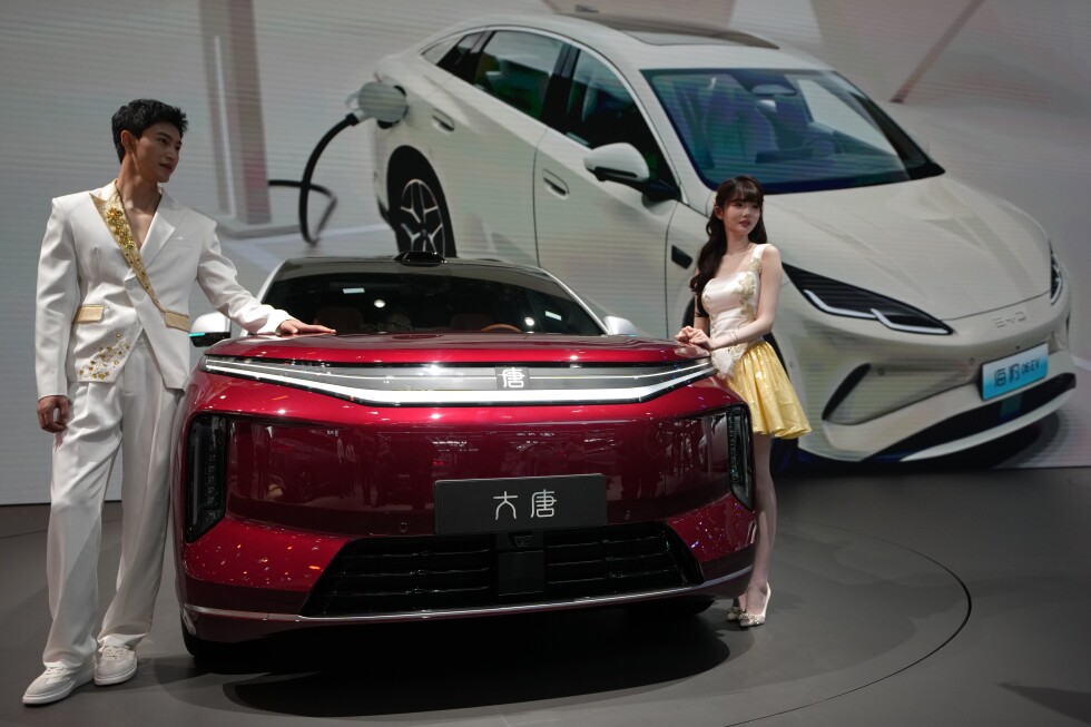 China arrasa exportando coches mientras ventas en casa se hunden