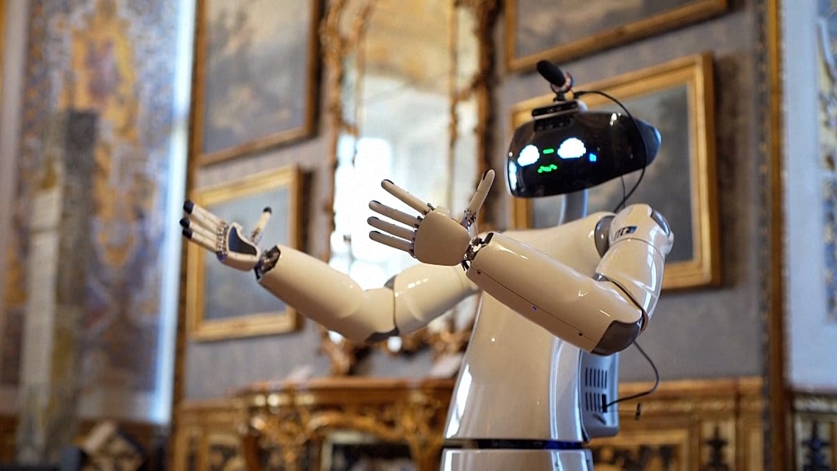 Robot guía en palacio italiano: ¿adiós a las colas eternas?