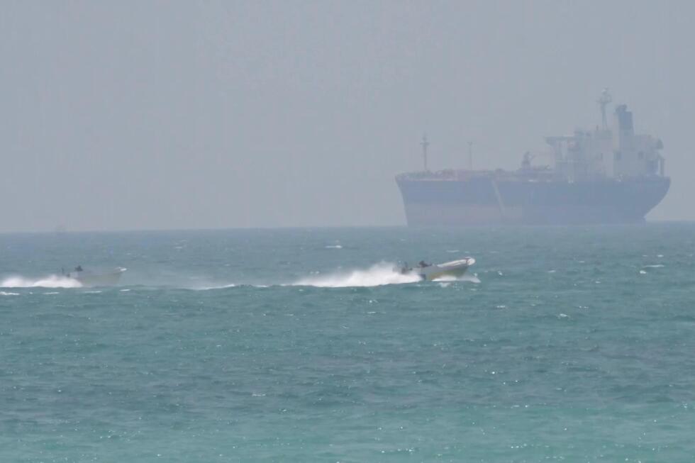 Irán amenaza con bloquear Ormuz por el cerco de Trump