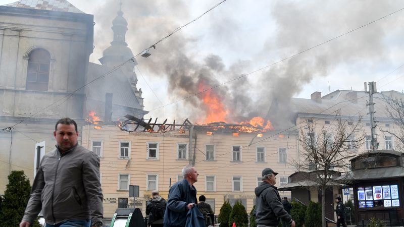 Rusia desata casi 1000 drones sobre Ucrania: Muertes de un bebé y daños en joya UNESCO