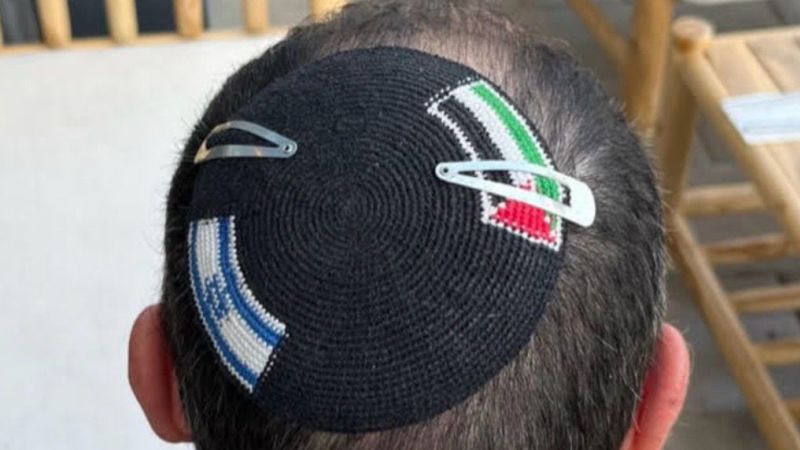 Policía de Israel corta kipá judía por bandera palestina