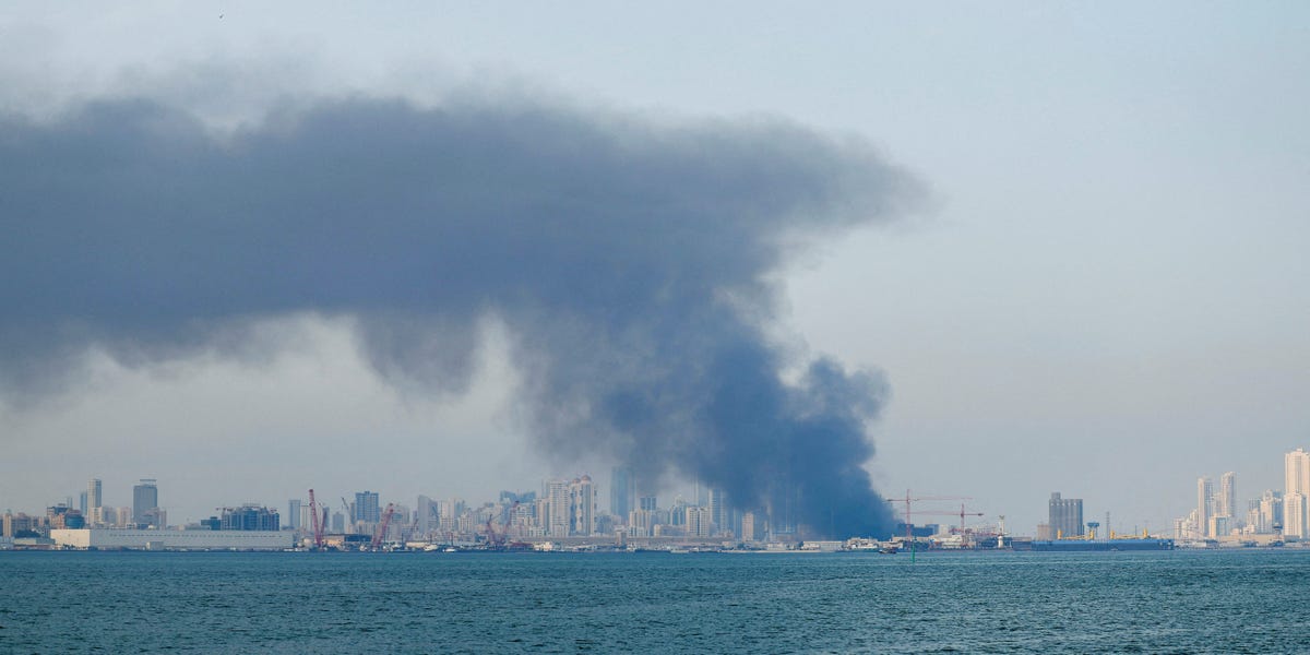 Irán contraataca con misiles y el petróleo se dispara un 9%: Mercados en shock