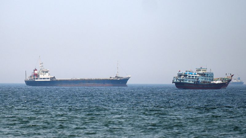 Congresista veterano tilda de "asesinato" las amenazas de Hegseth contra Irán