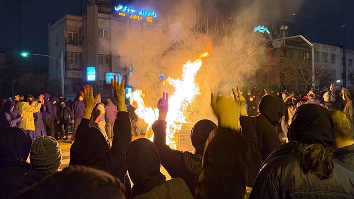 Agentes secretos bloquean médicos en hospitales de Irán: un herido muere sin ayuda