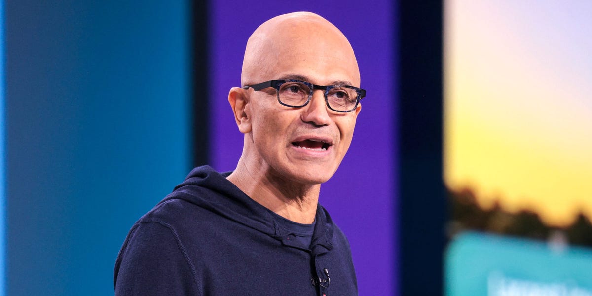 Microsoft tienta a 9.000 empleados con buyouts: ¿adiós sin despidos?