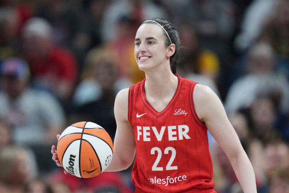 Caitlin Clark regresa a las canchas: ¿El Fenómeno de la WNBA listo para brillar?