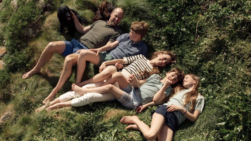 Guillermo y Catalina celebran 15 años de matrimonio con foto familiar inolvidable